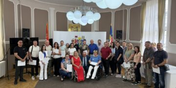 Nosiocima projekata u oblasti socijalne zaštite uručeni ugovori  ukupne vrednosti 34,4 miliona