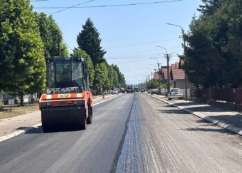 Asfalt se menja u Ulici Solunskih ratnika, ali azbestne cevi ostaju
