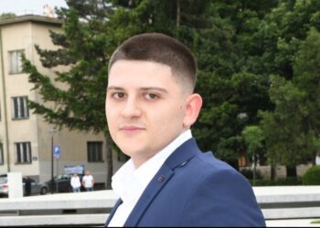 Dimitrije Nikolić je učenik generacije Medicinske škole u Leskovcu