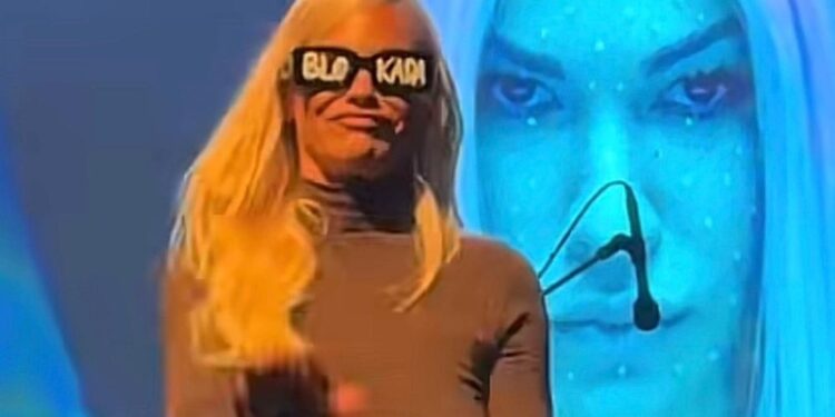 Nataša Bekvalac u Lebanu podržala studente: Jedna poruka na njenim naočarima jasno je rekla sve – VIDEO