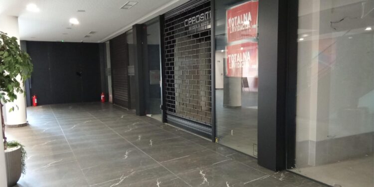 “Šajkača“ je “umrla“ po drugi put: Nigde žive duše, rade samo dva lokala