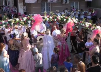 Letnji sjaj romskih svadbi: Muzika, bogate trpeze i blistave haljine pod okriljem povratka iz dijaspore