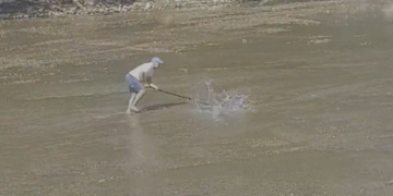 Podigli branu i odmah lopatom po ribljem fondu – VIDEO