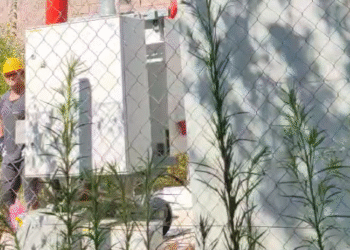 Meštani Bošnjaca zaustavili postavljanje antena po najvećoj vrućini: „Naš krov nije njihova baza za profit!“