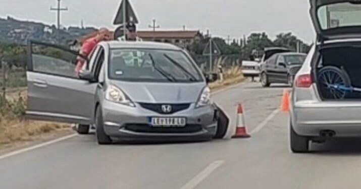 Sudar dva automobila na ulazu u Rudare
