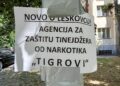 Bez telefona, adrese i zvanične registracije: Ko stoji iza agencije “Tigrovi“, koja, navodno, štiti tinejdžere od narkotika