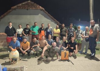 Omladina iz Donjeg Brijanja gasila požar, selo bez vode pokazalo solidarnost