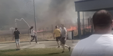 Požar preti Fabrici „Leoni“ u Malošištu – VIDEO