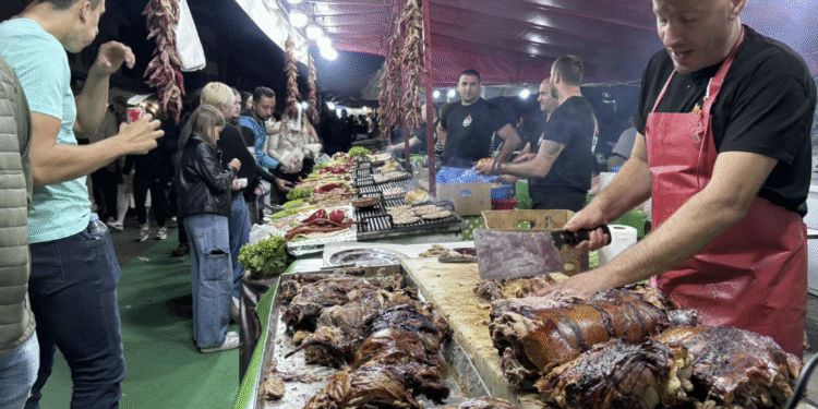 Prvi dan Roštiljijadu posetilo oko 80 hiljada ljudi, procenjuju organizatori