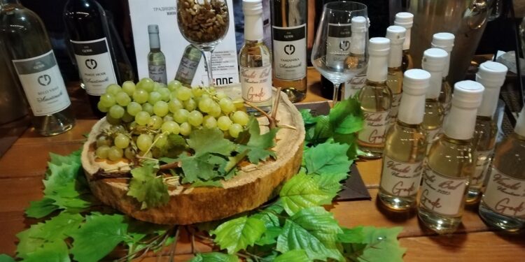 Počeo 39. Vinski bal, manifestacija u slavu grožđa i vina