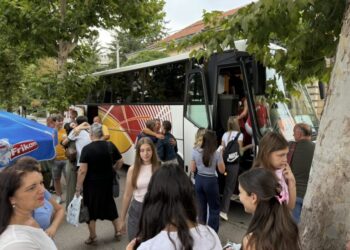 Najbolji leskovački svršeni srednjoškolci otputovali na nagradnu ekskurziju