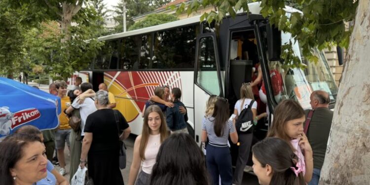 Najbolji leskovački svršeni srednjoškolci otputovali na nagradnu ekskurziju