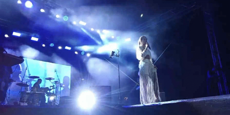 Razočaranje na Roštiljijadi: Publika počela da napušta koncert Breskvice nakon treće pesme