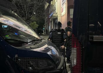 Leskovčani poručili večeras policiji: I gaće smo vam mi kupili! Pa, koga onda vi to čuvate?! – VIDEO