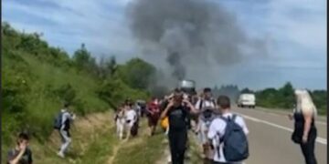 Istraga o izgorelom autobusu na ekskurziji prebačena u Prokuplje – roditelji sumnjaju na odugovlačenje