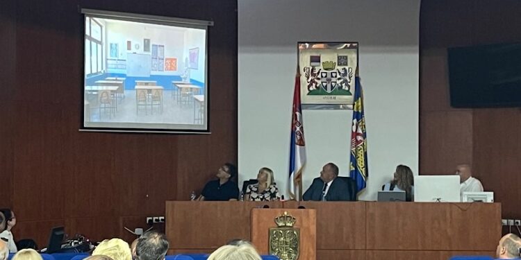 Cvetanović direktorima škola: „Mnogo ste bili u blokadama, pa niste navikli da radite“