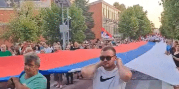 Funkcioneri na ulicama Srbije: stranački protest protiv protesta građana u Leskovcu, Nišu i Vranju