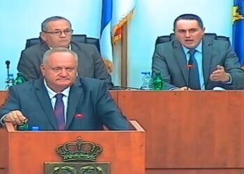 Zašto gradonačelnik ćuti na sve optužbe u skupštini?