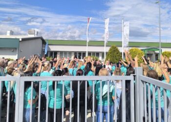 Radnici “Elrada” na sat vremena napustili posao: ako ne bude dogovora – generalni štrajk u petak