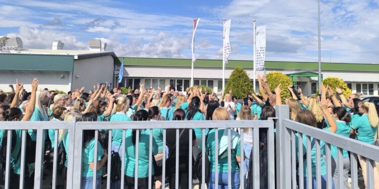 Radnici “Elrada” na sat vremena napustili posao: ako ne bude dogovora – generalni štrajk u petak