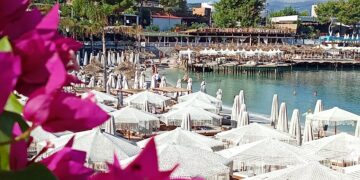 Albaniju morate posetiti da biste je zavoleli: Dva mora, čudesna priroda i srdačni ljudi