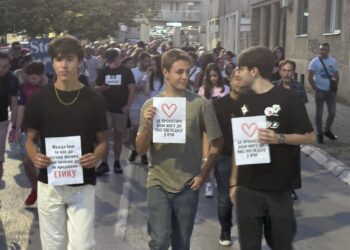 Mladi s juga: Srbija hoće svetlo, a vlast nas gura u mrak