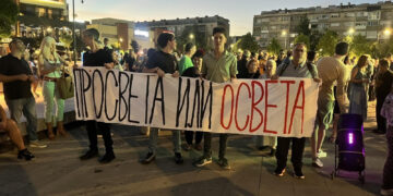 Okupljanje u Leskovcu i večeras zbog policijske brutalnosti u Novom Sadu