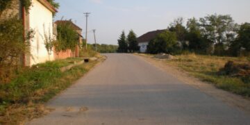 Meštani Stuble: “Ni posle obraćanja policiji i Komunalcu – i dalje bez ijednog saobraćajnog znaka!”