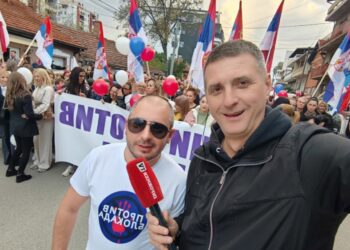 Regrutovana vojska poslušnosti: Kako SNS pronalazi „borce protiv blokada“?