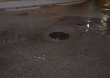 Voda satima kulja u Tekstilnoj ulici, u „Vodovodu“ se niko ne javlja