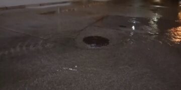 Voda satima kulja u Tekstilnoj ulici, u „Vodovodu“ se niko ne javlja