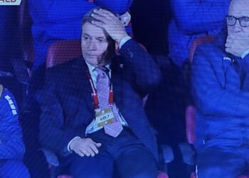 Sa stadiona u Leskovcu jasno odjekuje: “Piksi, odlazi!” — poruka navijača posle pobede Albanije nad Srbijom