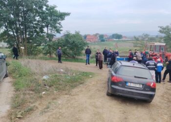 Meštani Razgojne i Čifluka blokirali iskop peska iz Južne Morave: “Uništavaju reku i most, a svi ćute!”