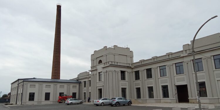 Tržni centar „Resort“ pred otvaranjem: Smešten u zanimljivoj arhitektonskoj celini, kojom dominira stari dimnjak