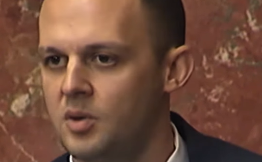 Evo šta je Stefan Kitanović rekao o legalizaciji u republičkom parlamentu