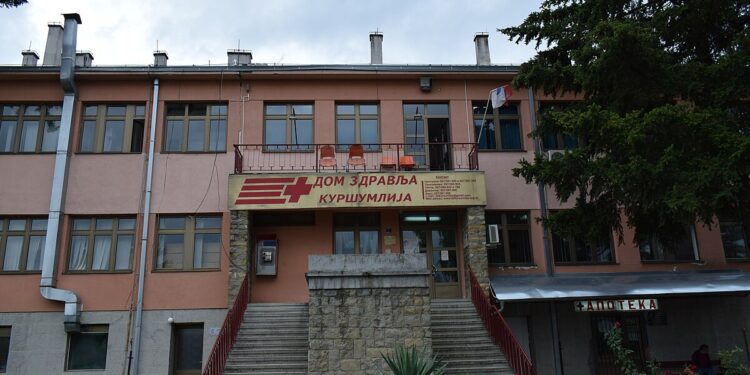 U Kuršumliji se nigde ne naplaćuje parking, osim u dvorištu Doma zdravlja ?!