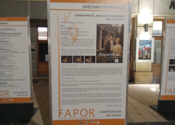 Revijalnom predstavom „Izvinjavamo se, mnogo se izvinjavamo“ počeo 13. FAPOR