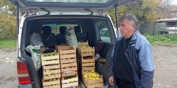 Blaško iz Šišinca tvrdi da je, zajedno sa robom, izbačen sa pijace: Ugovor mu je istekao, a novi nije želeo da potpiše, odgovaraju iz preduzeća