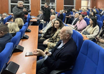 Građani tražili bolje puteve, trotoare i vrtiće na javnoj raspravi o budžetu Leskovca za 2026. godinu
