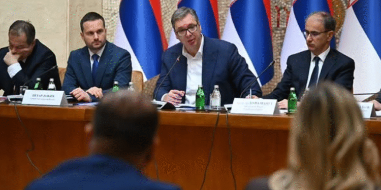 Vučić kritikovao Bajatovića: Završite gasovod do Leskovca koji niste uradili pet godina!