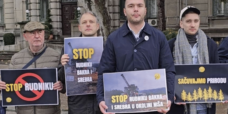 Kreni-Promeni predao peticiju sa više od 21.000 potpisa protiv bušenja na vodoizvorištu Studena