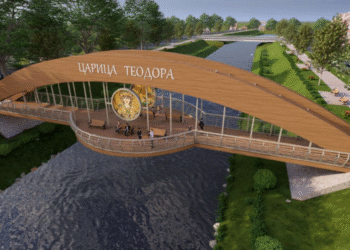 Lebančani: Pasarela ne mora, voda mora