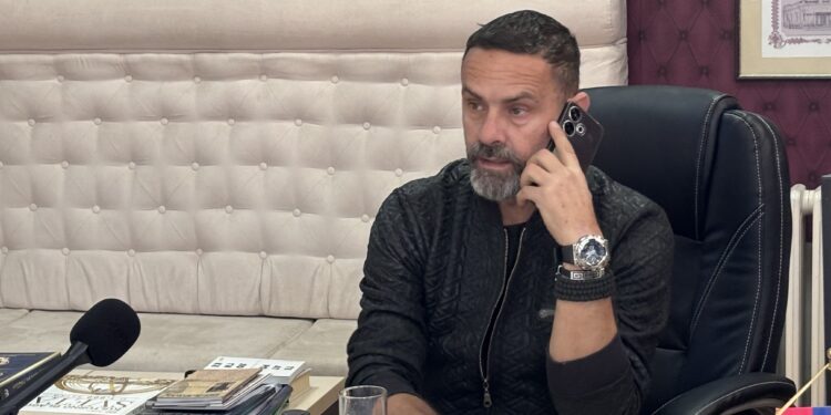 Pitali smo direktora pozorišta da li se slaže sa gradonačelnikom da su leskovački glumci neradnici – Evo šta je odgovorio