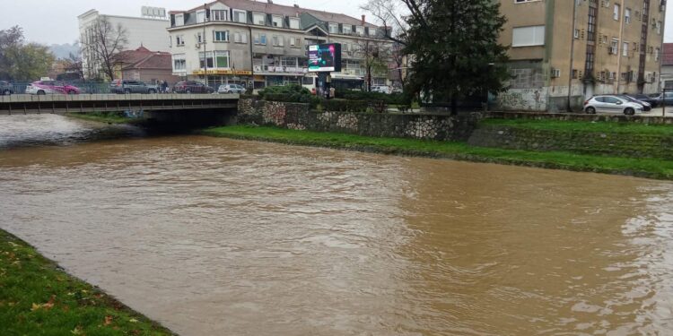 Novi talas padavina stiže popodne: Leskovac za sada stabilan