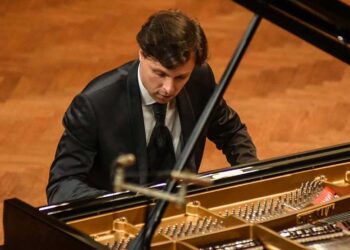 Koncert vrhunskih umetnika u okviru XVII LEDAMUS-a: Nemanja Stanković i Vladimir Milošević u svečanoj sali Grada Leskovca
