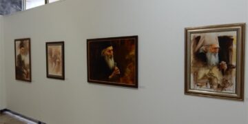 Na Likovnom salonu u Čačku, posvećenom Patrijarhu Pavlu, i dvojica slikara iz Leskovca