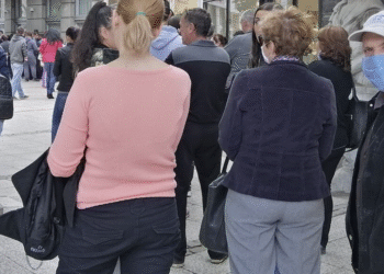 Milioni dinara podignuti u jednom danu – strah od gašenja platnih kartica u Leskovcu