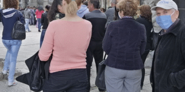 Milioni dinara podignuti u jednom danu – strah od gašenja platnih kartica u Leskovcu