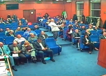 Tokom rasprave o budžetu se ubeđivali ko se od koga više obogatio, ko sa kim šuruje, ali i ko će u „ćorku“ – VIDEO