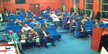 Tokom rasprave o budžetu se ubeđivali ko se od koga više obogatio, ko sa kim šuruje, ali i ko će u „ćorku“ – VIDEO